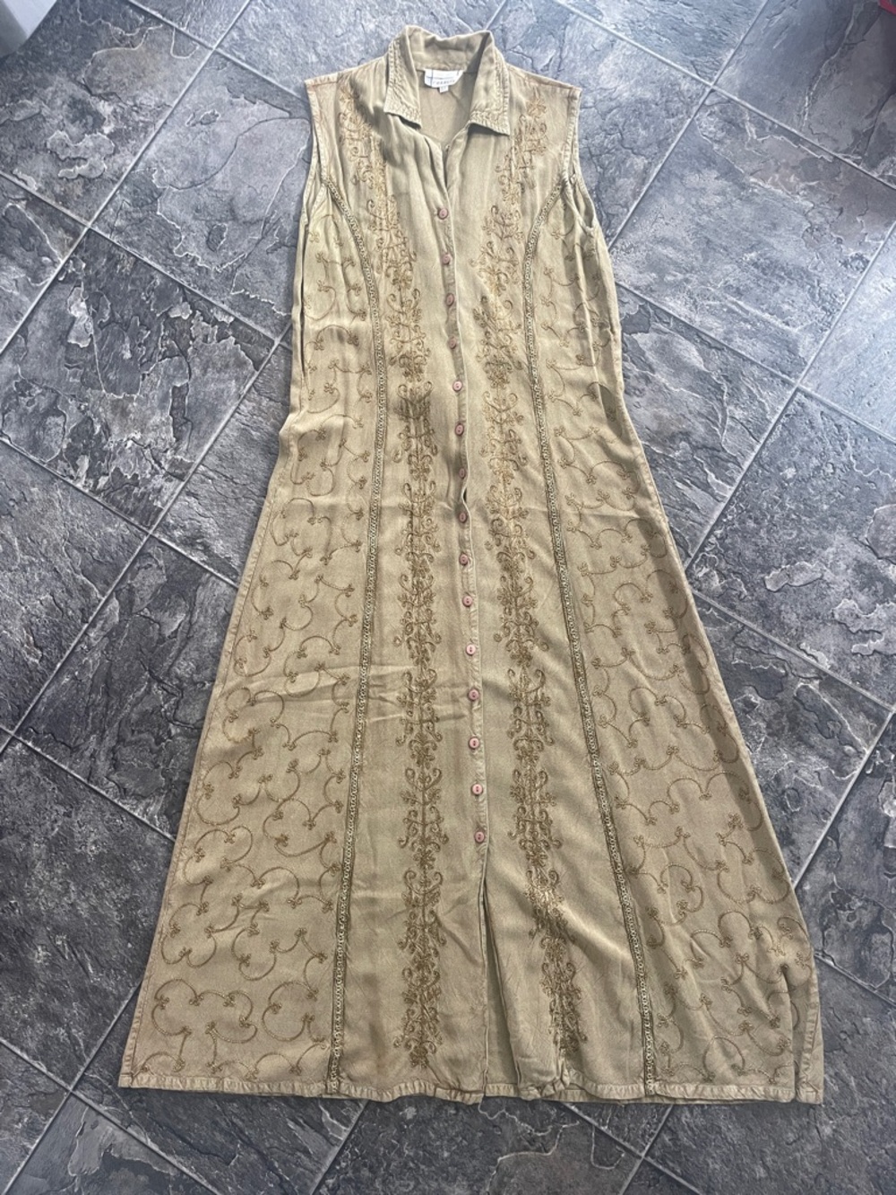CHABLIS Sleeveless Embroidered Button-Front Olive Cottagecore Boho Maxi Dress